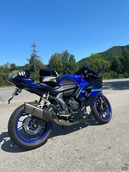 Yamaha R7