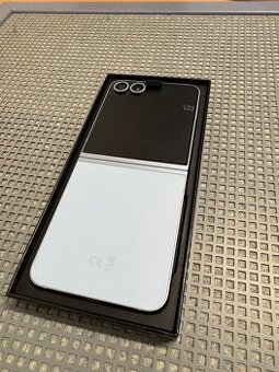 Samsung Galaxy Z Flip 6 Modrý