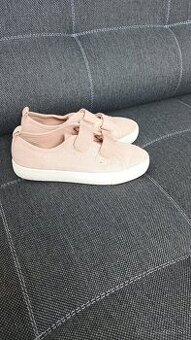 Predam Nove tenisky vel 31 HM