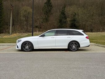Mercedes-Benz E trieda Kombi 400 4MATIC 3.5 V6 AMG Line