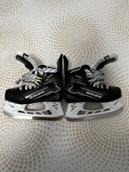Bauer supreme M40 Jr 1. EE