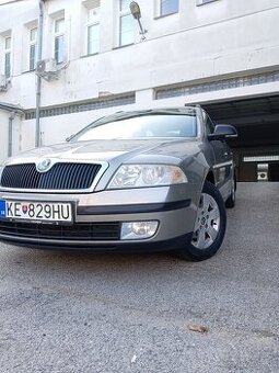 PREDÁM ŠKODA OCTAVIA COMBI1,6 BENZIN r11/2011 KÚP. NA SLOV .