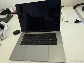 16"  Macbook Pro M1 + 16GB Ram + 1GB SSD + 10 CPU +16 GPU