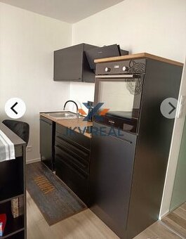 Garsonka s balkónom