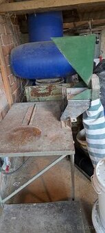 predám pílu/cirkularku/ 300mm so šrotovníkom.