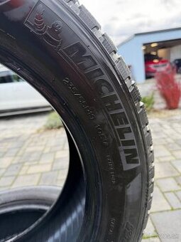 Michelin 235/55 r19 105v