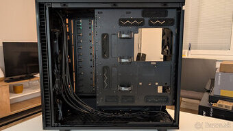 Predám Fractal Design Define 7 XL Solid - záruka 17 mes.
