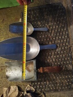 Predám staré lopatky na múku a podobne