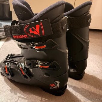 1x pouzite (2025) lyziarky Rossignol (27,5cm)