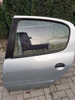 Predam zadne soferove dvere na peugeot 206