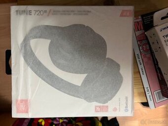 JBL Tune 720 BT