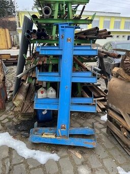 Oceľový stojan na zelezo