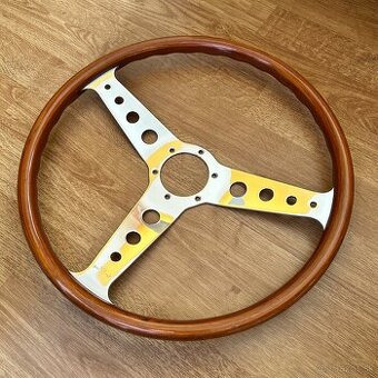 Dobovy dreveny volant Personal