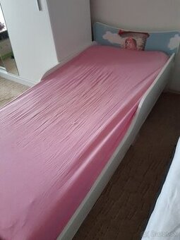 Dievčenská posteĺ