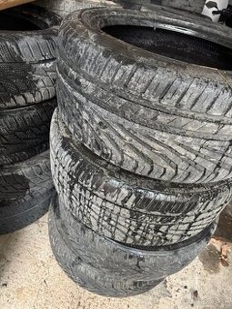 235/45 R17