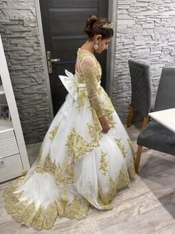 Šaty na prijímanie