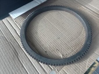 ZOTRVACNIK SKODA 105