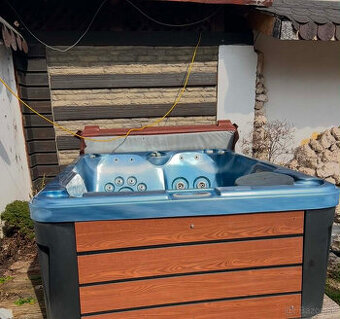 dvojmiestna jakuzzi