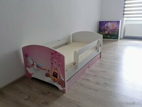 Detská posteľ a komoda