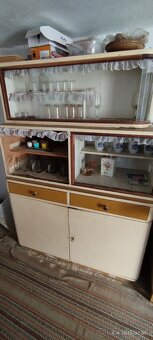 Retro kredenec
