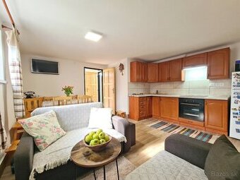 Rekreačná chata + záhrada 561m² pri jazere RAKACA / Maďarsko