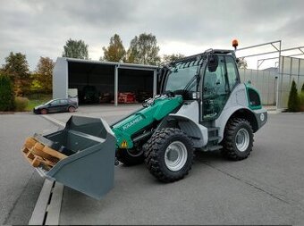 TELESKOPICKÝ NAKLADAČ KRAMER KL35.8T