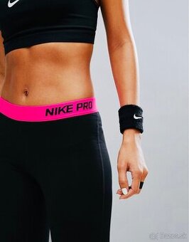 Legíny Nike Pro, velkost S