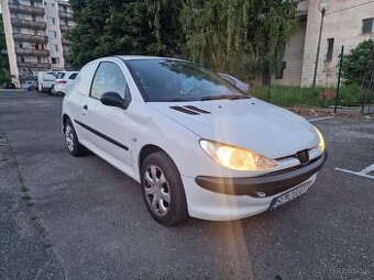 Peugeot 2 dvere 2 Sedačky