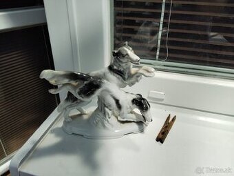 Porcelánové barzoje