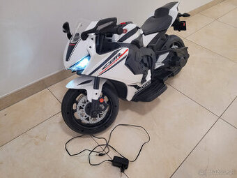 Detska elektricka motorka HONDA CBR 1000RR biela