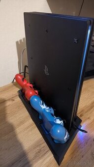 PS4 Pro 1TB + dva ovládače, brašňa a dva nabíjacie docky