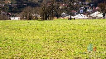 Na predaj stavebný pozemok - Pravotice 760m2