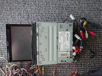 Predám Pioneer radio s dotykovou obrazovkou
