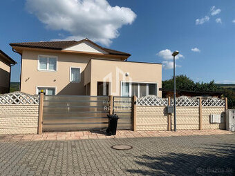 Elegantná rezidencia s dušou – 7 izieb, terasa, súkromie
