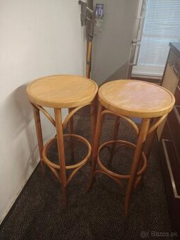 Barové drevené stoličky