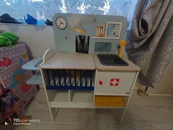 Detská drevená klinika a zverolekár 2 v 1