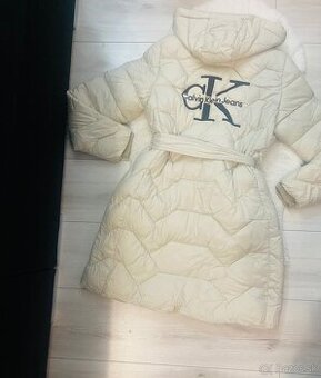 Bezova zimna bunda calvin klein