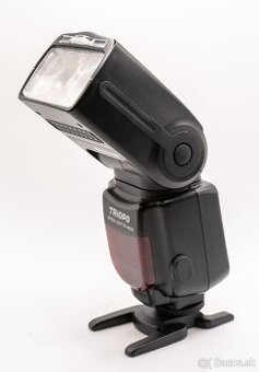 Triopo Speedlight TR-960III // Univerzálny Blesk