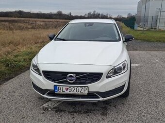 Volvo V60 Cross Country D4 Momentum AWD