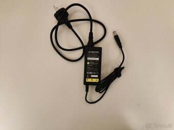 Predám univerzálny 65W AC adaptér (nabíjačku) – 18.5V / 3.5A