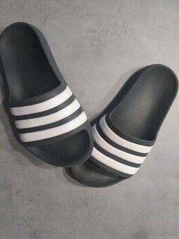 Šľapky ADIDAS
