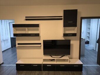 Moderná obývacia stena – čierno-biela, veľmi dobrý stav