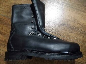 Vojenské kanady veľkosť 45 nove kvalitné viac kusov