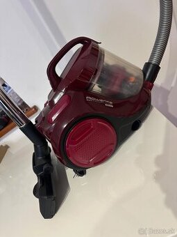 Vysávač Rowenta Swift Power Cyclonic 900 W – 50 €