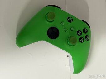 Xbox one ovladač originalny velocity green - Funkčný