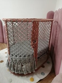 RUČNE ROBENÁ MAKRAME DETSKÁ POSTIEĽKA
