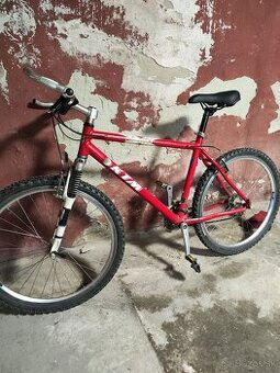Horský terény bicykel KTM Shimano XT odpruženi