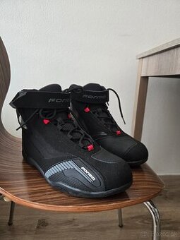 Moto. Topánky Forma Genesis Black