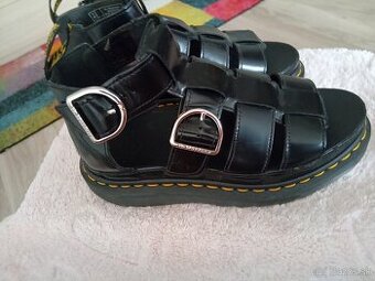 Sandale Dr. MARTENS