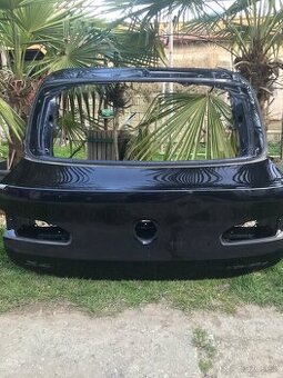 BMW zadna kapota